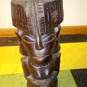 Tiki statue